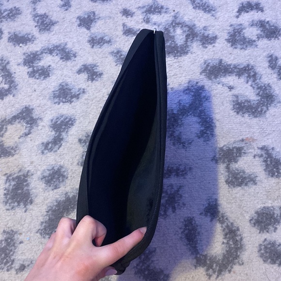 Voova black chromebook/laptop case - Picture 3 of 3